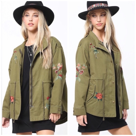 ❄️LAST3️⃣//BLACK EMBROIDERED FLORAL UTILITY JACKET - Picture 8 of 11